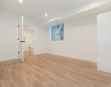 1596 W 36th Street - Photo Thumbnail 3