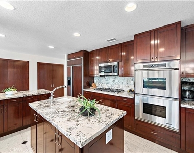 25606 Stratford - Photo Thumbnail 31