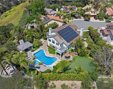 25606 Stratford - Photo Thumbnail 2