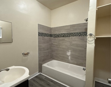240 W 54th - Photo Thumbnail 6