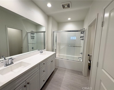 2848 E Berry Loop Privado - Photo Thumbnail 12