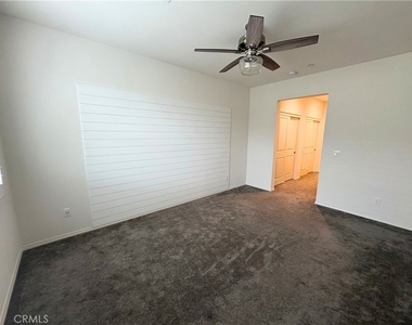 2848 E Berry Loop Privado - Photo Thumbnail 10