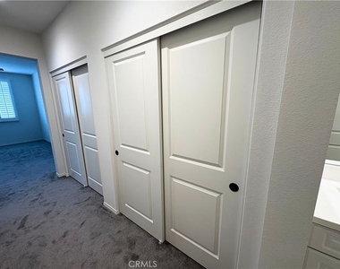 2848 E Berry Loop Privado - Photo Thumbnail 11