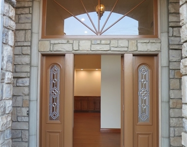 713 Pamela Circle - Photo Thumbnail 3