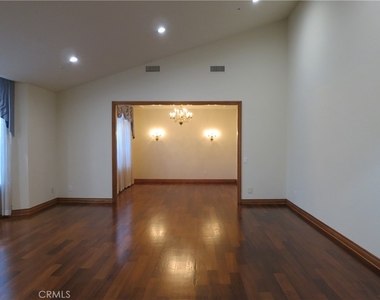 713 Pamela Circle - Photo Thumbnail 5