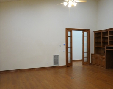 713 Pamela Circle - Photo Thumbnail 19