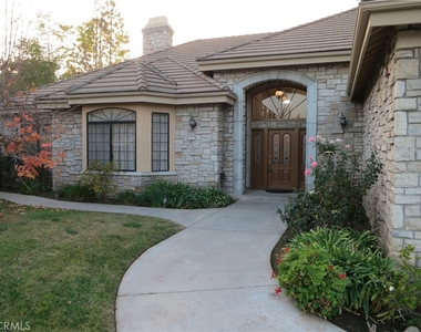 713 Pamela Circle - Photo Thumbnail 2