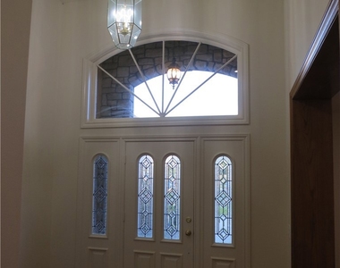 713 Pamela Circle - Photo Thumbnail 4