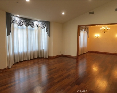 713 Pamela Circle - Photo Thumbnail 6