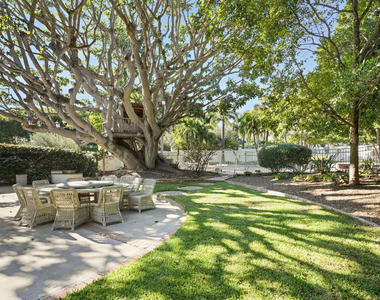 29225 Cliffside Drive - Photo Thumbnail 32