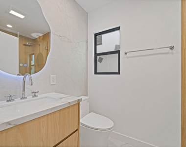 3305 Ocean Front Walk - Photo Thumbnail 18