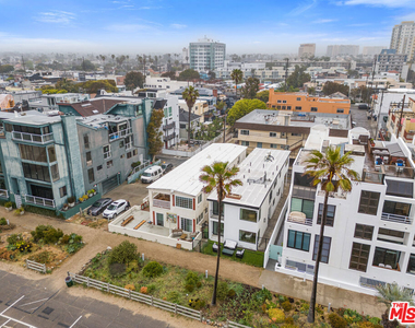 3305 Ocean Front Walk - Photo Thumbnail 21