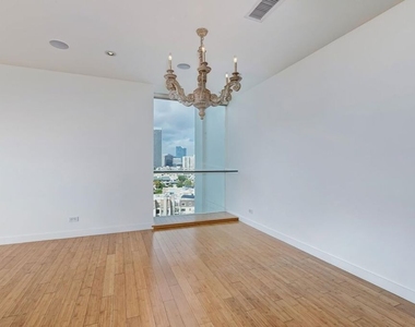 2222 Avenue Of The Stars - Photo Thumbnail 29