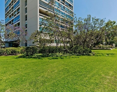 2222 Avenue Of The Stars - Photo Thumbnail 20