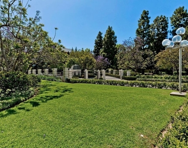 2222 Avenue Of The Stars - Photo Thumbnail 22