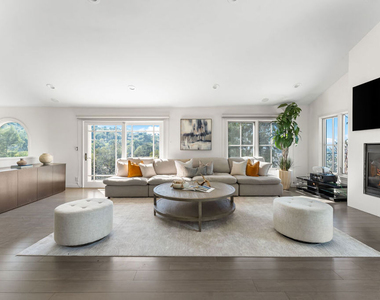 3782 Berry Drive - Photo Thumbnail 4