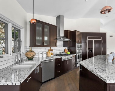 3782 Berry Drive - Photo Thumbnail 16