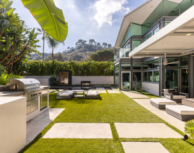 8538 Eastwood Road - Photo Thumbnail 4