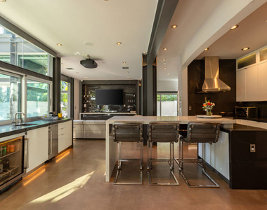 8538 Eastwood Road - Photo Thumbnail 31