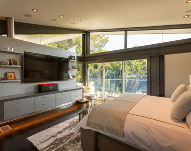 8538 Eastwood Road - Photo Thumbnail 9