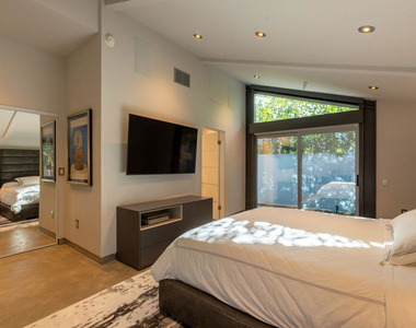 8538 Eastwood Road - Photo Thumbnail 18