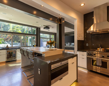 8538 Eastwood Road - Photo Thumbnail 35