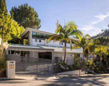 8538 Eastwood Road - Photo Thumbnail 2