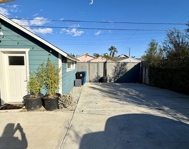 3826 S Harvard Boulevard - Photo Thumbnail 8