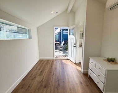 3826 S Harvard Boulevard - Photo Thumbnail 1