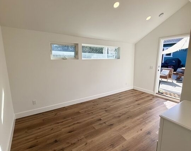 3826 S Harvard Boulevard - Photo Thumbnail 5