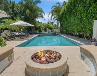 717 N Rodeo Drive - Photo Thumbnail 35