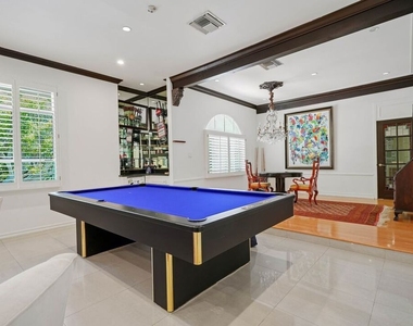 717 N Rodeo Drive - Photo Thumbnail 28