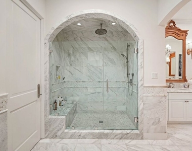717 N Rodeo Drive - Photo Thumbnail 20