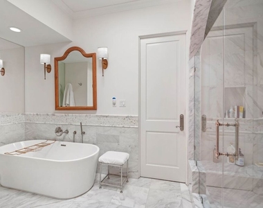 717 N Rodeo Drive - Photo Thumbnail 19