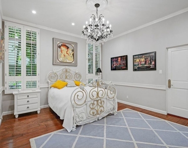 717 N Rodeo Drive - Photo Thumbnail 24