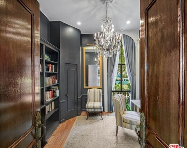 717 N Rodeo Drive - Photo Thumbnail 15