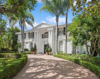 717 N Rodeo Drive - Photo Thumbnail 37