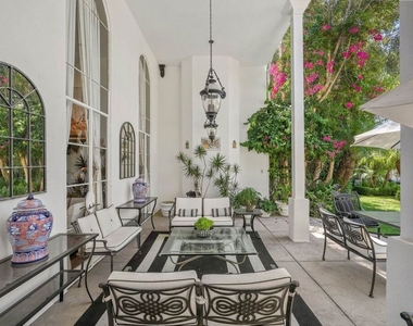 717 N Rodeo Drive - Photo Thumbnail 30