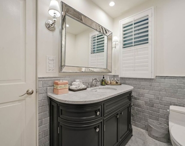 717 N Rodeo Drive - Photo Thumbnail 22