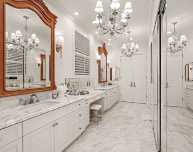717 N Rodeo Drive - Photo Thumbnail 18
