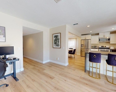 68645 Panorama Road - Photo Thumbnail 10