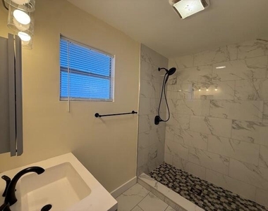 904 4th Street - Photo Thumbnail 13