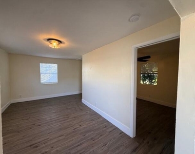 904 4th Street - Photo Thumbnail 26