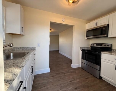 904 4th Street - Photo Thumbnail 1