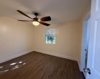 904 4th Street - Photo Thumbnail 7