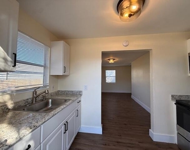 904 4th Street - Photo Thumbnail 22