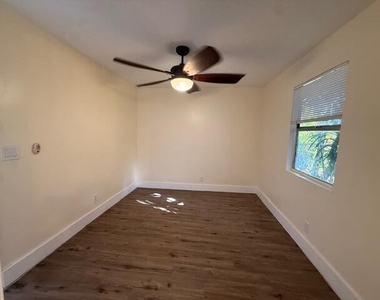 904 4th Street - Photo Thumbnail 14