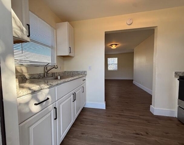 904 4th Street - Photo Thumbnail 23