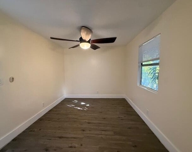 904 4th Street - Photo Thumbnail 16