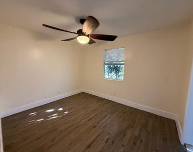 904 4th Street - Photo Thumbnail 8